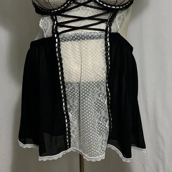 Torrid Lingerie Lace French Maid Apron Skirt Costume Halloween Plus 4 26 - Picture 3 of 5